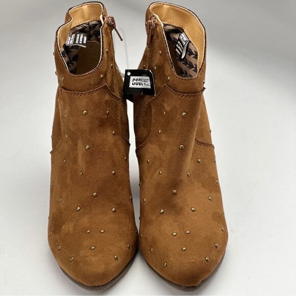 Code West Tan Faux Suede Studded Ankle Boots Size 9.5 New With Tags - Picture 3 of 5